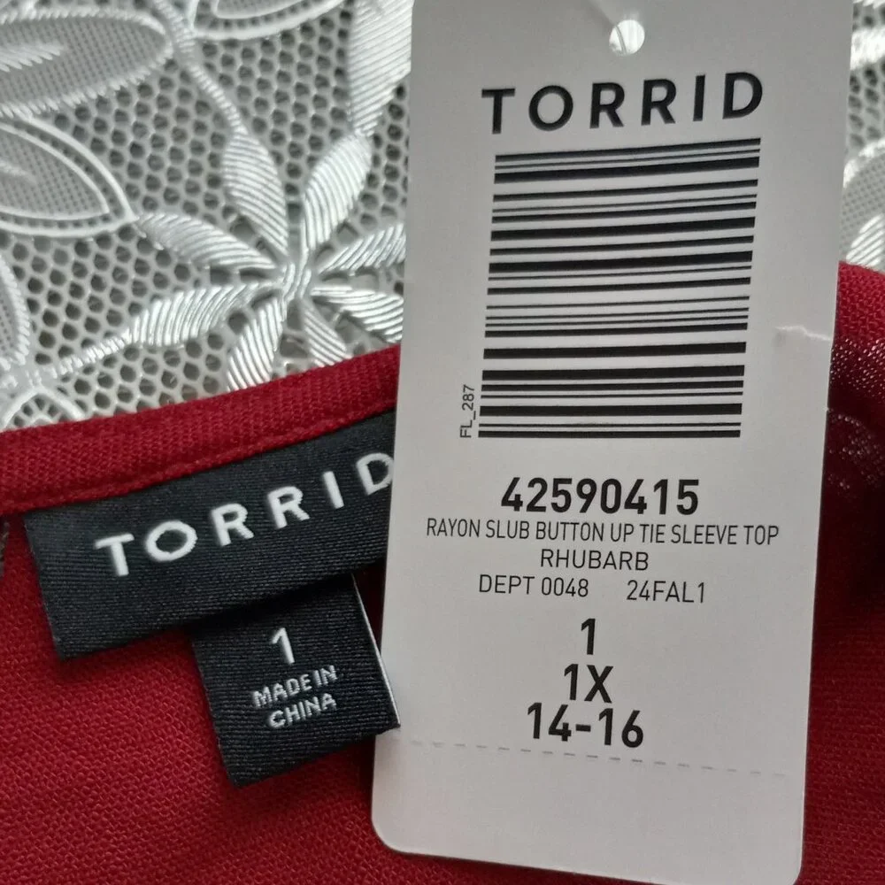 NWT Torrid Red Flowy Fit & Flare Tie Sleeve V-Neck Button Up Blouse Sz 1X - Picture 6 of 6